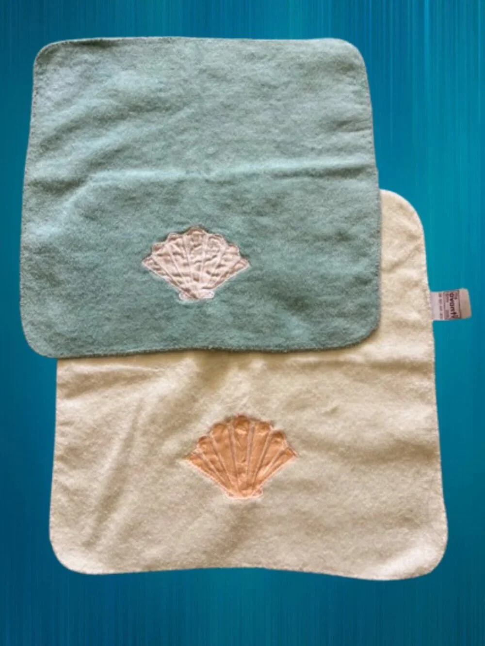 Coordinated Pair of Seashell Themed Washcloth Towels
